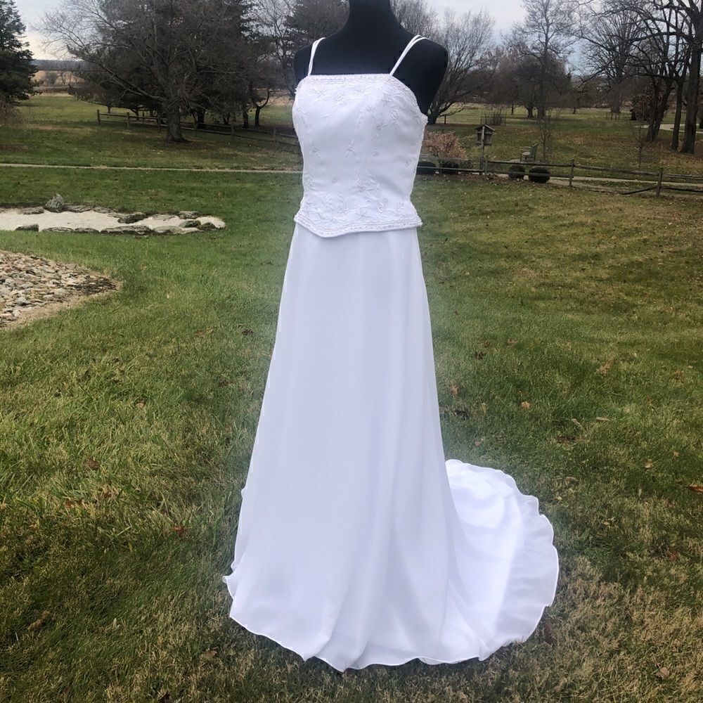 Incredible David’s Bridal Lady Eleanor Size 12 Wedding Gown!!